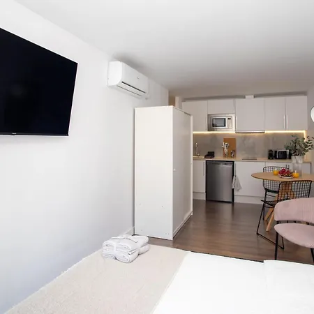 Soho Design Studios Ramblas Apartman *